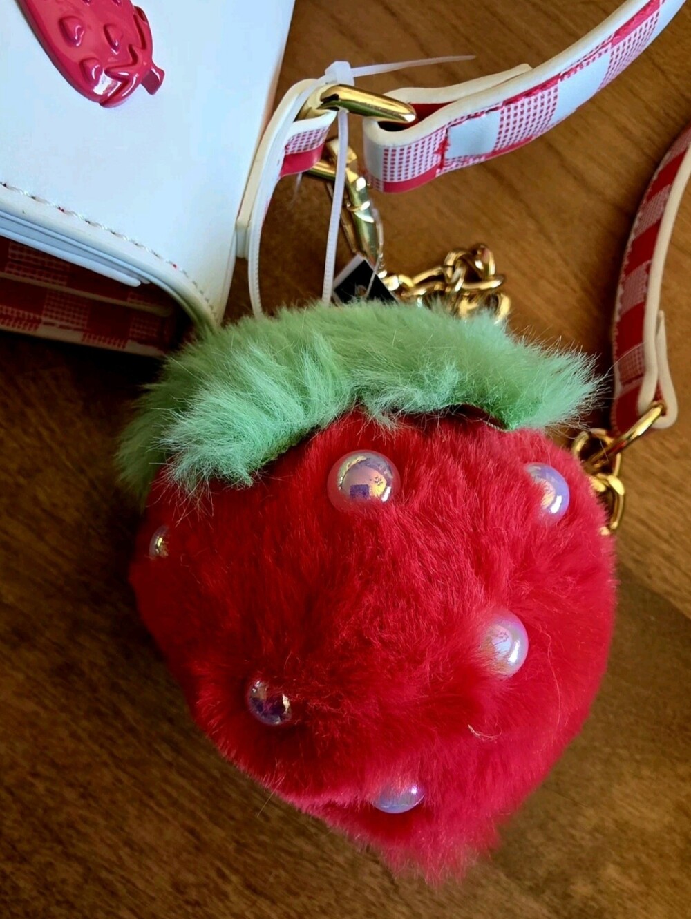 NEW BETSEY JOHNSON  "STRAWBERRY" HANDBAG/CROSSBODY WITH MATCHING  CHARM - Picture 5 of 11